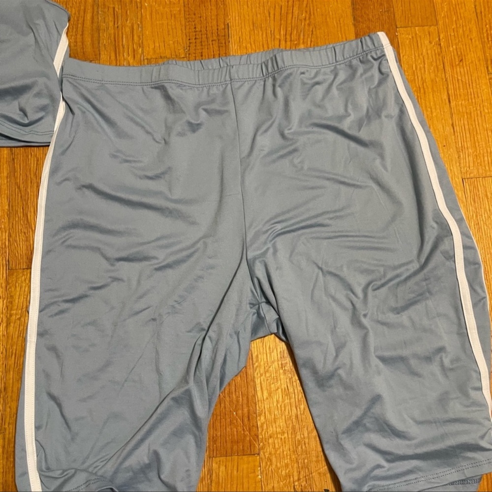 Short set - Picture 4 of 5